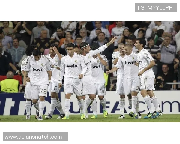 揭开神秘面纱那些鲜为人知的足球明星背后的故事与成就